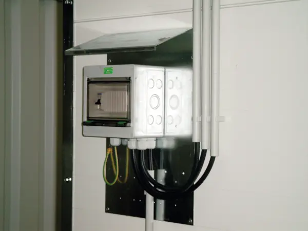 SI-Kasten IP 54 mit Automaten
