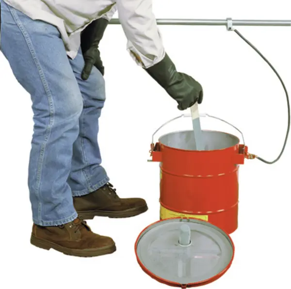 Filling can with carrying handle, for mixing of liquids