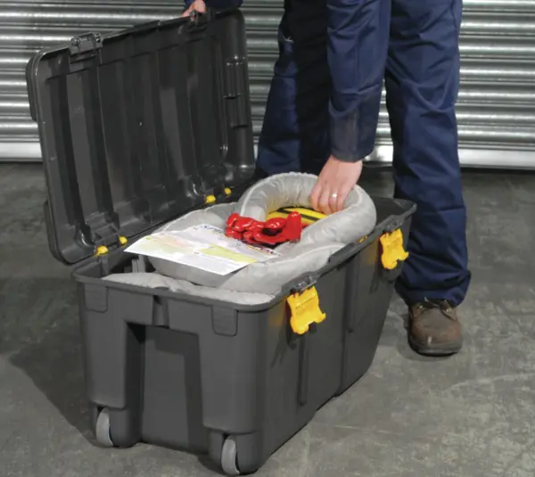 Emergency kit in transport box Absorbency 75 l