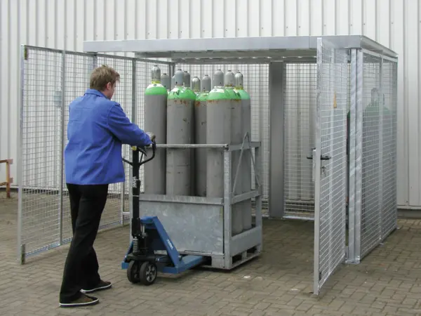 Gasflaschencontainer mit Dach und Doppelflügeltür für 78 x Gasflasche d = 220 mm